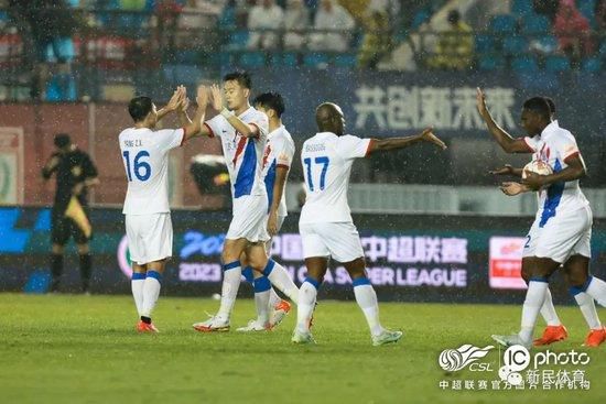 法媒：尤文与阿森纳联系，商谈托马斯冬窗转会事宜据法国媒体Foot Mercato报道，尤文与阿森纳进行了联系，商谈托马斯的转会事宜。